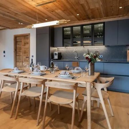 Apartment 3br Breathtaking - What'app - 0034-635-520-036 - For Reservations!! Courchevel